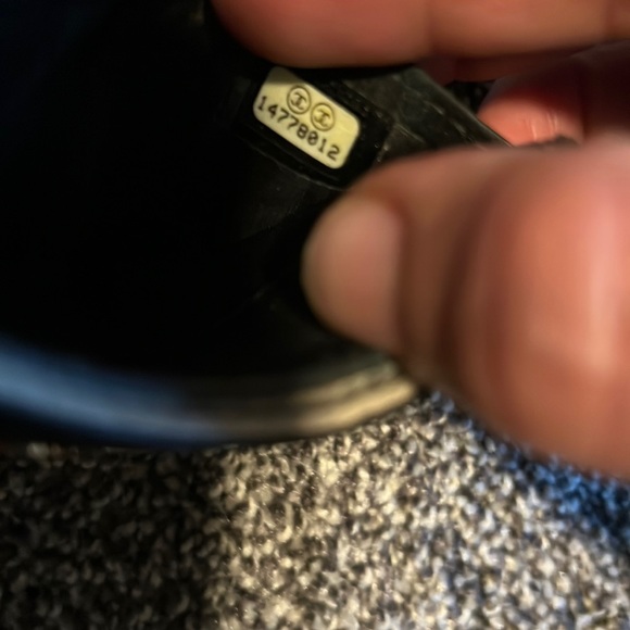 Chanel Black Camellia Embossed Lambskin Card Case. - Picture 8 of 10